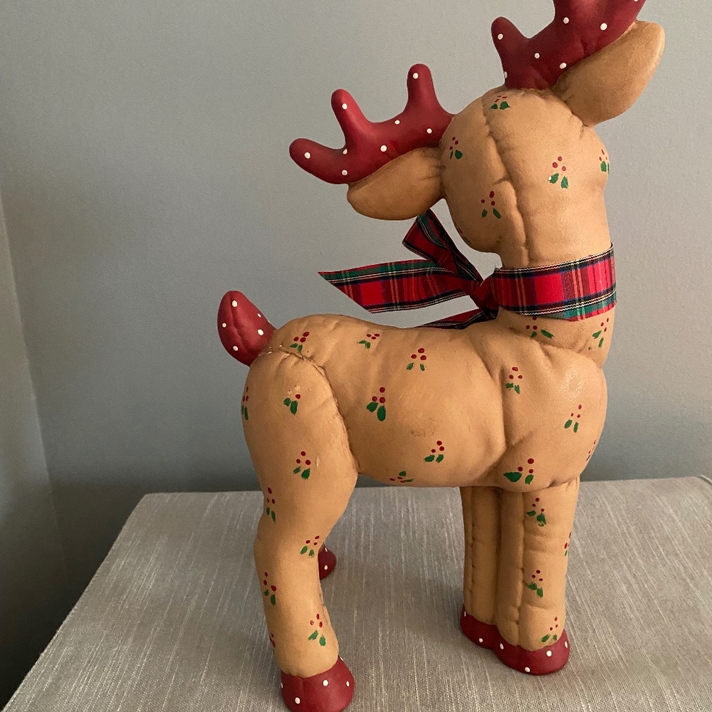 Vintage Ceramic Reindeer Figures Hand Painted Brown with Red Polka Dot Antlers - Picture 4 of 8